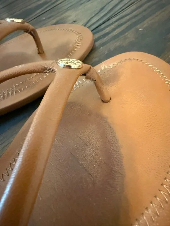 Tory Burch Chelsea Leather Flip Flop - Picture 6 of 9